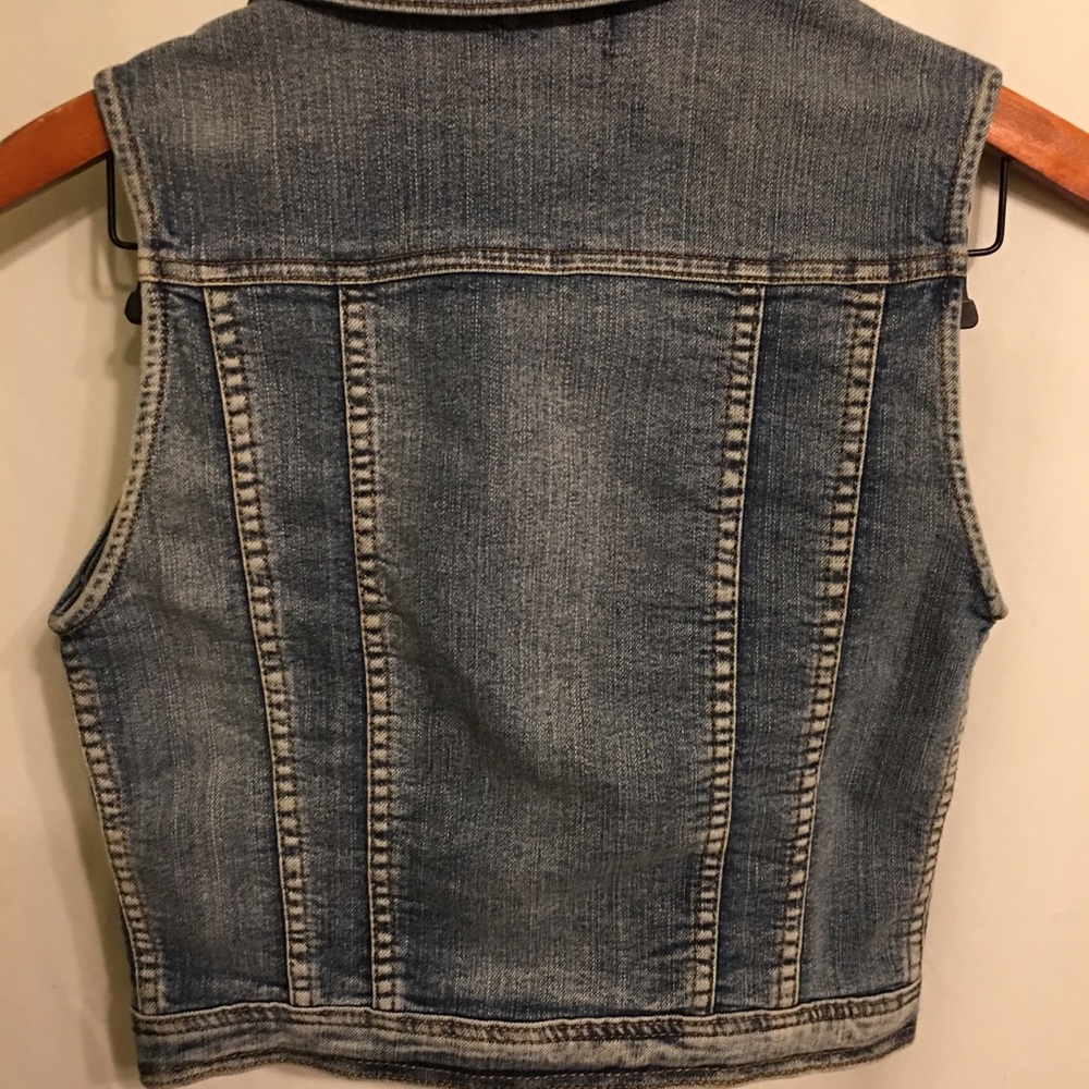 Vest - Picture 4 of 6